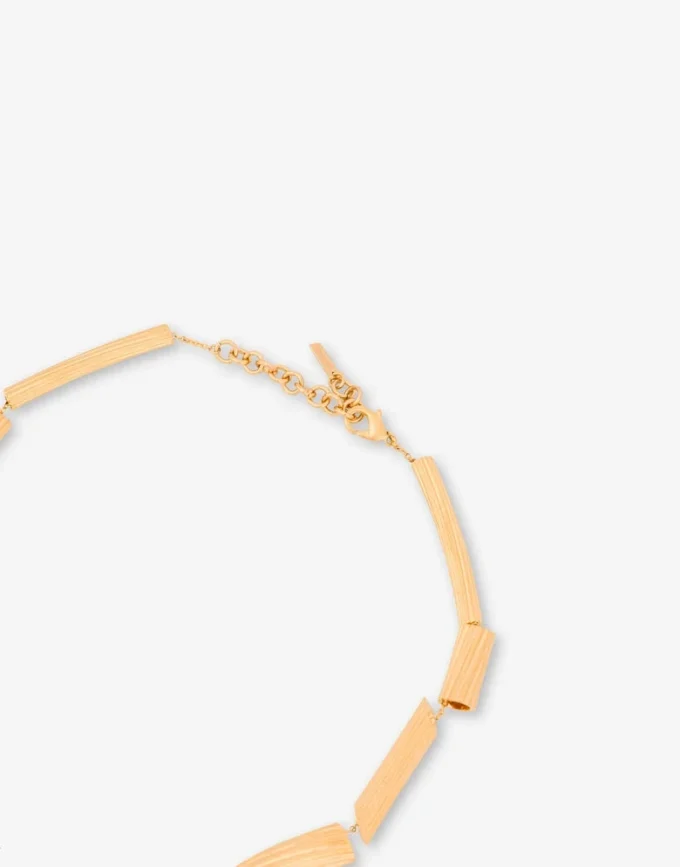 Choker necklace