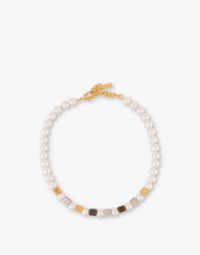 Choker necklace with pearls