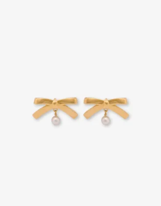 Metal earrings with pearl