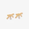 Metal earrings with pearl