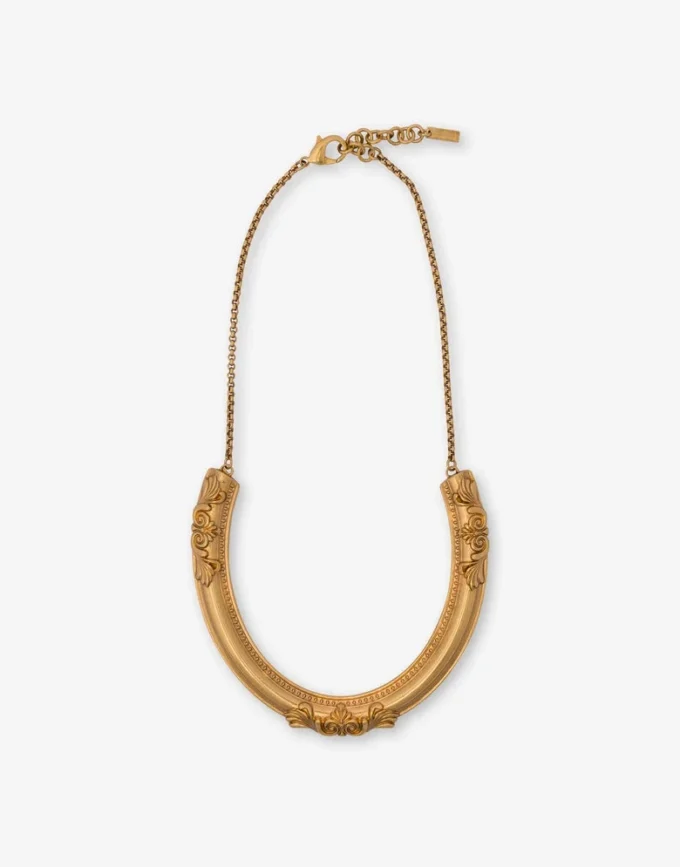 Metal necklace