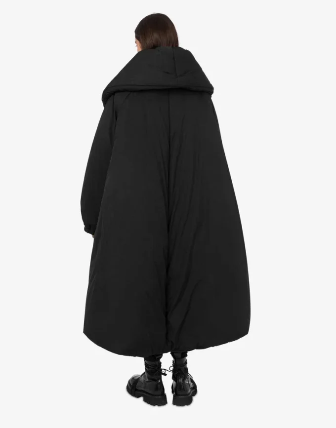 Oversized down jacket in technical fabric