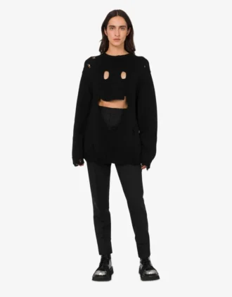 Oversized pullover in carved wool