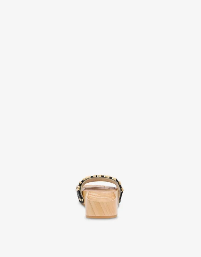 Sandals in calfskin and wood
