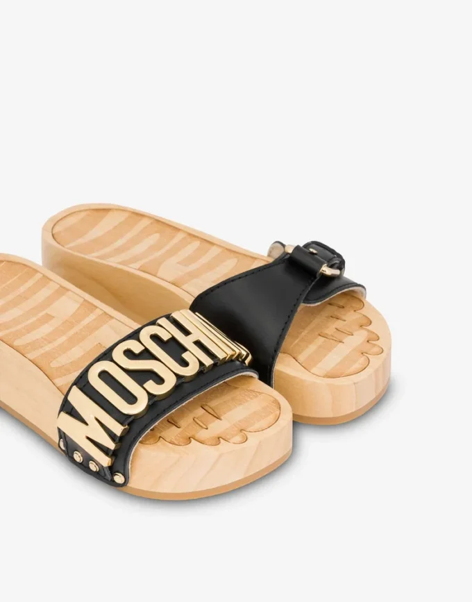 Sandals in calfskin and wood