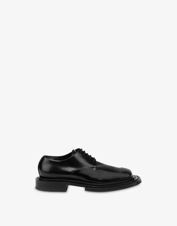 Shiny calfskin derby